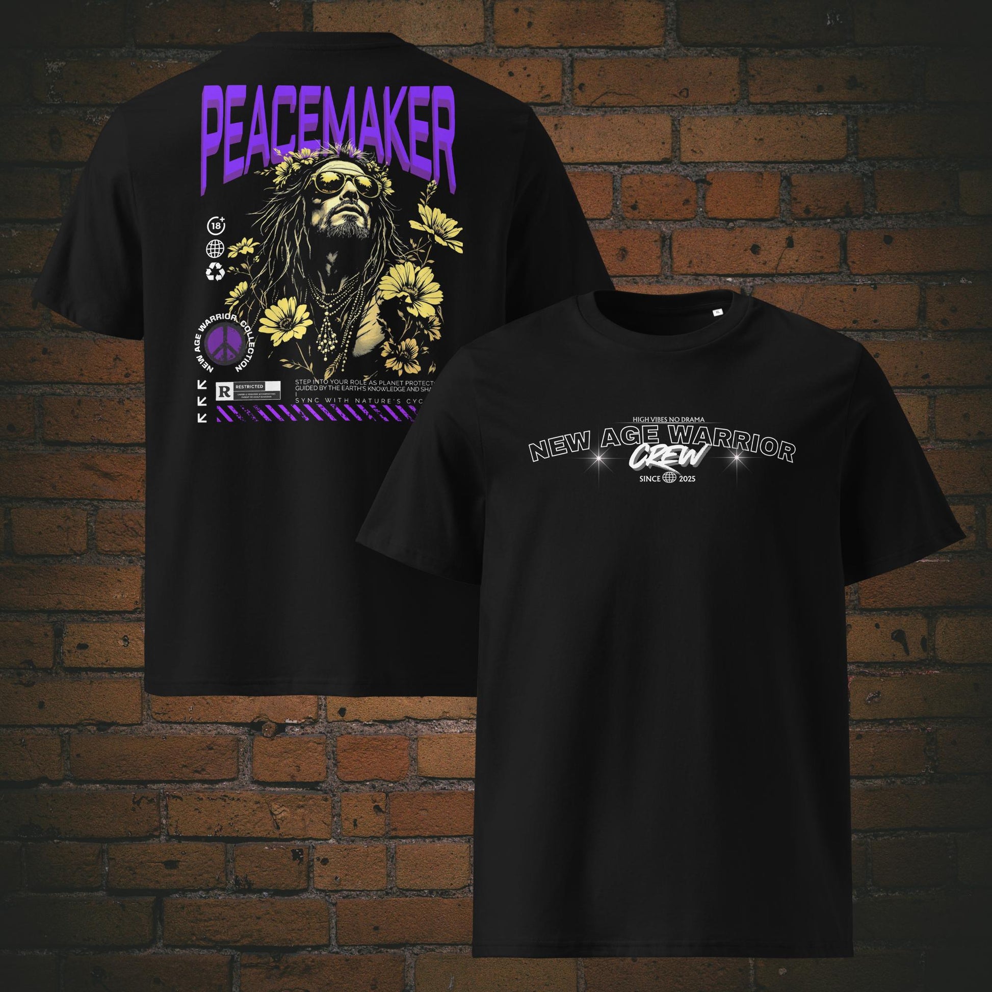 NEW AGE WARRIOR T-Shirt Unisex – CREW Brust & PEACEMAKER Rücken - Schriftzug Hippie Mann mit Sonnenbrille in lila gelb grau und weiss - Druck auf schwarzer Bio-Baumwolle
