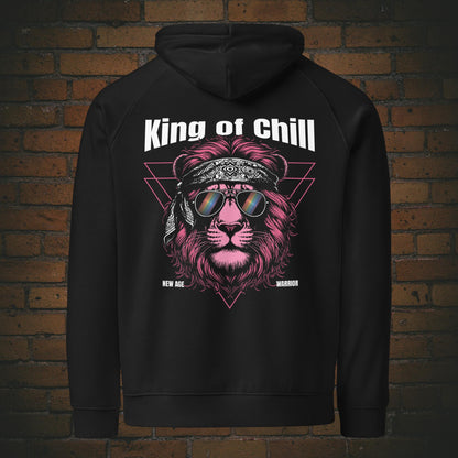 New Age Warrior Hoodie – King of Chill Löwe | Unisex Bio Baumwolle in der farbe schwarz - Druck auf dem Rücken
