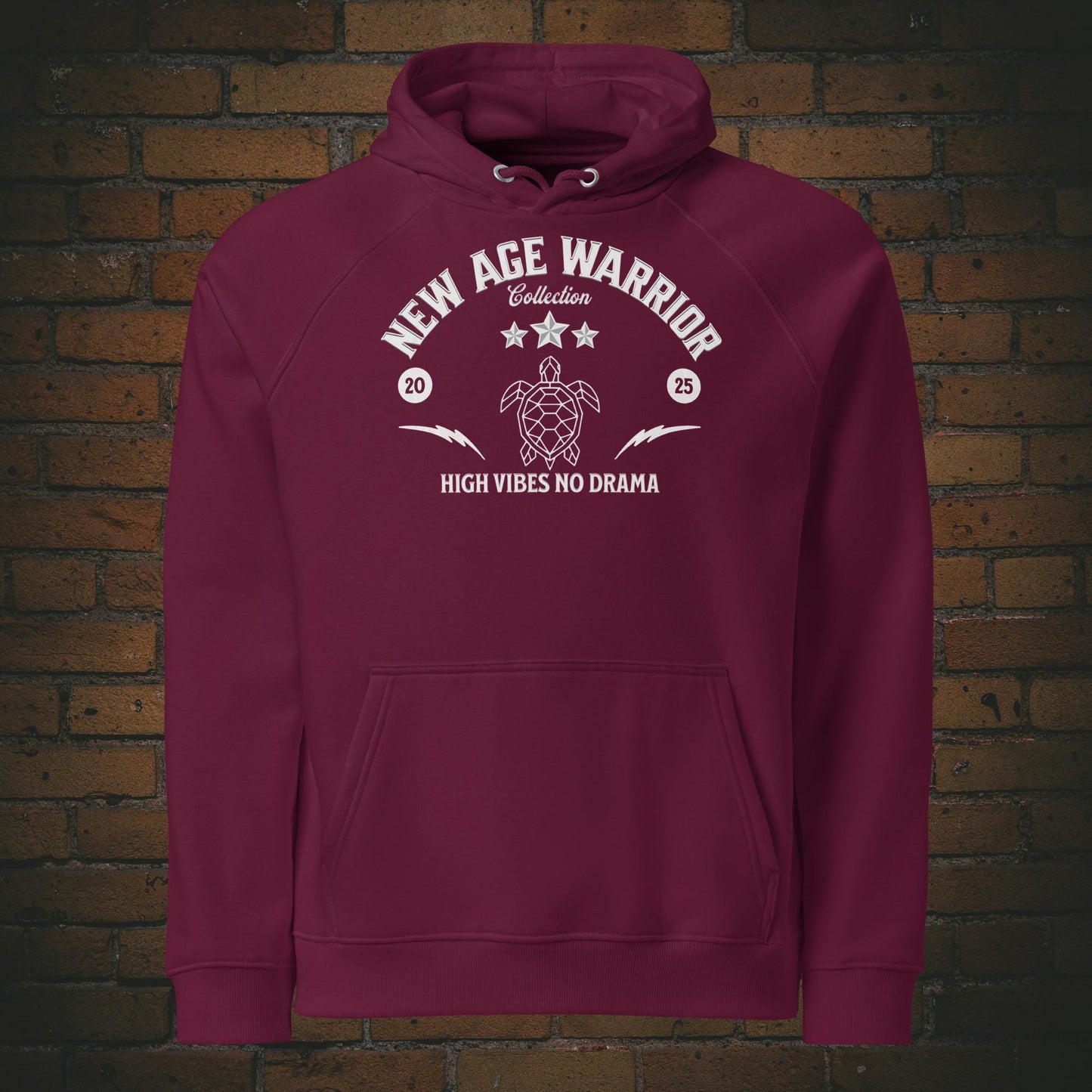 New Age Warrior Hoodie – Ride the Wind Adler Vorderseite | Druck auf Bio Baumwolle in der Farbe weinrot