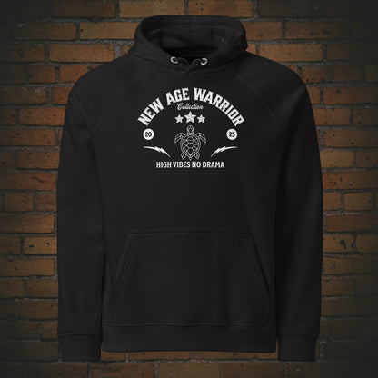 New Age Warrior Hoodie – Turtle Design I’m in Sync | Bio Baumwolle in der Farbe schwarz - Druck auf der Brust