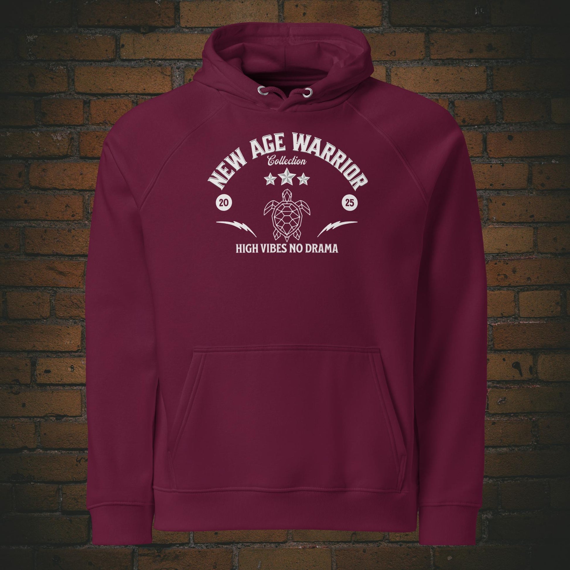 New Age Warrior Hoodie – Turtle Design I’m in Sync | Bio Baumwolle in der Farbe weinrot - Druck auf der Brust