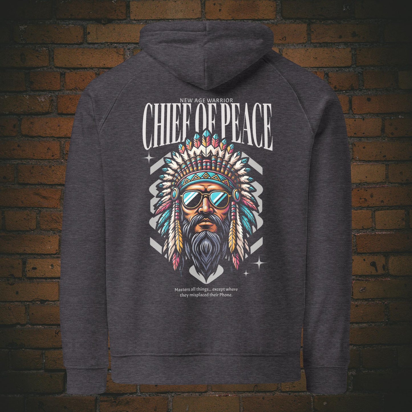 New Age Warrior Indianer Hoodie – Chief of Peace Design | Unisex Bio Baumwolle in der Farbe dunkelgrau - Druck auf dem Rücken 