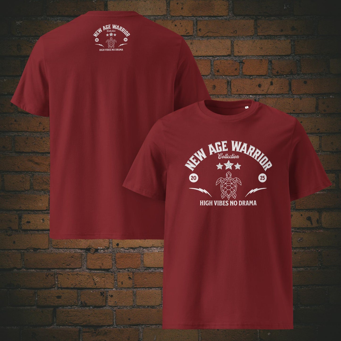 New Age Warrior T-Shirt – High Vibes No Drama weisses Design Druck auf Bio Baumwolle in weinrot