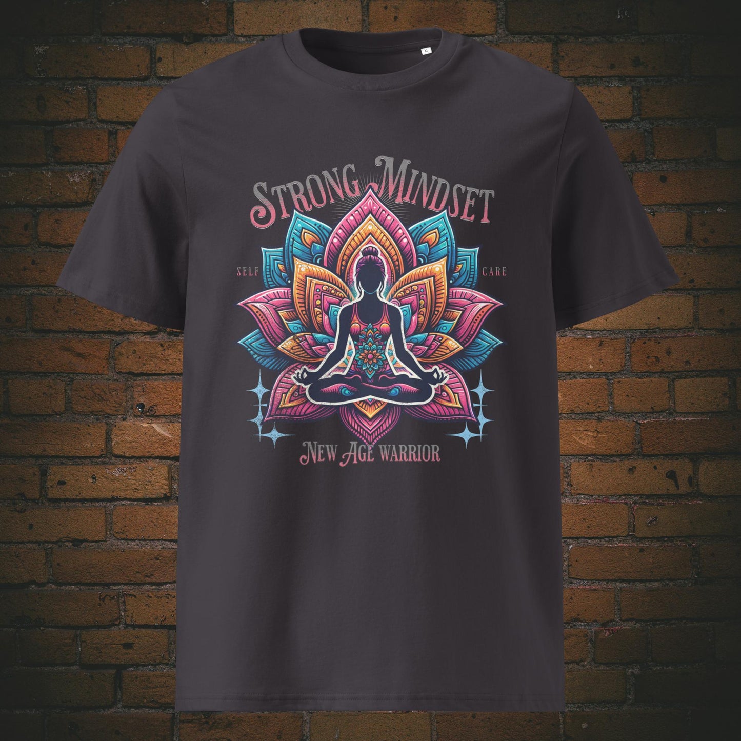 Strong Mindset T-Shirt Unisex Bio Baumwolle – Yoga Lotus Design | New Age Warrior Kollektion in der Farbe Anthrazit 